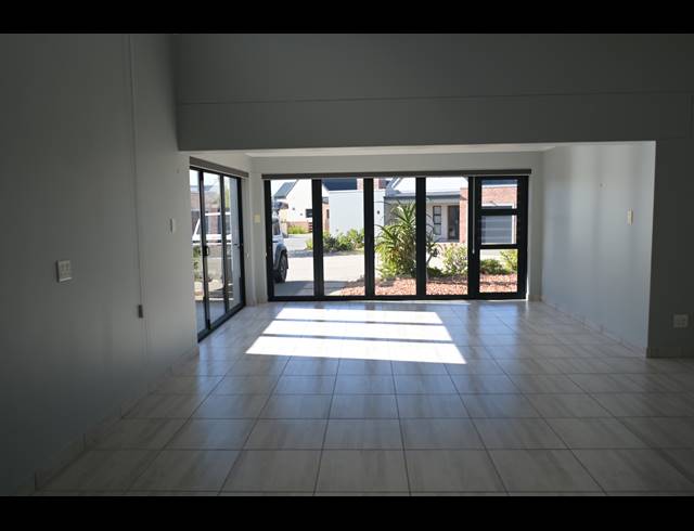 3 BEDROOM HOUSE FOR SALE IN HARTENBOS CENTRAL